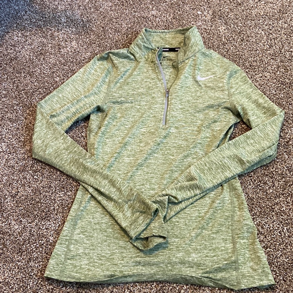 •Green nike running pullover!!!!
